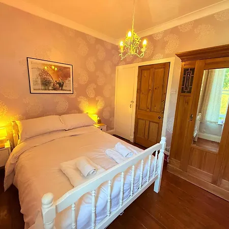 Charming Victorian House With Garden Сasa de vacaciones *