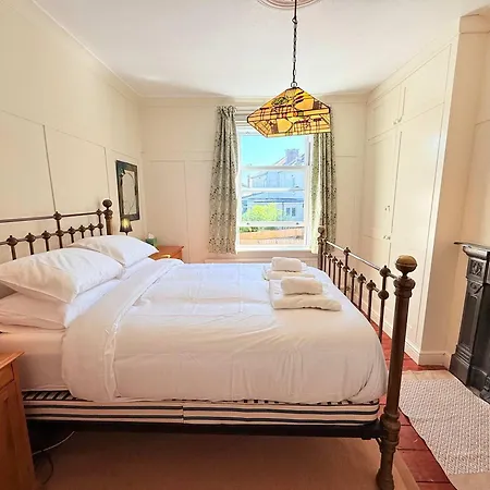 Charming Victorian House With Garden Сasa de vacaciones Bristol