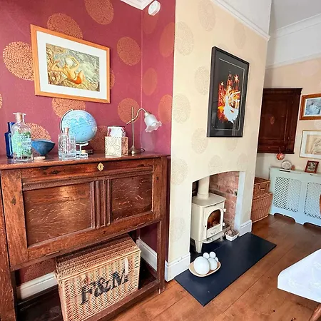 Charming Victorian House With Garden *