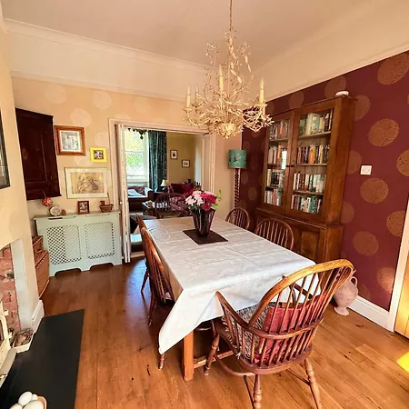 Charming Victorian House With Garden Сasa de vacaciones Bristol