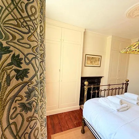 Сasa de vacaciones Charming Victorian House With Garden *